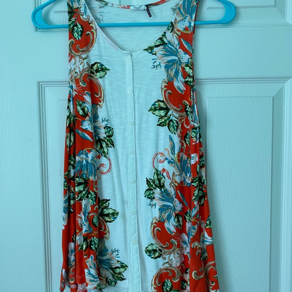 Akemi and Kim Gardenia Floral Button Up Tank